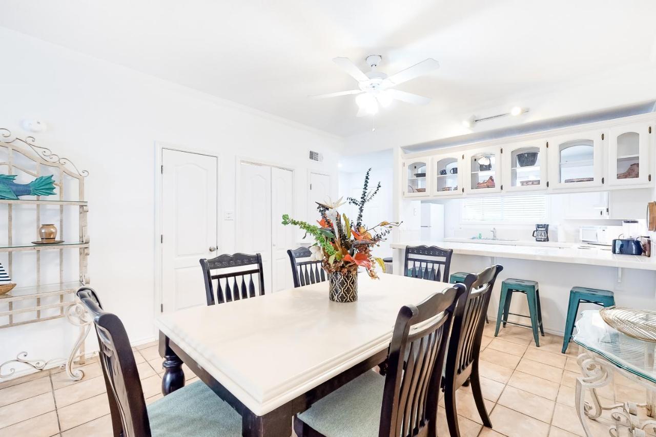 Tropical Breeze Apartment South Padre Island Room photo